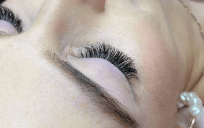 Perfekte Wimpern Extensions in Stuttgart: FaceArt Club